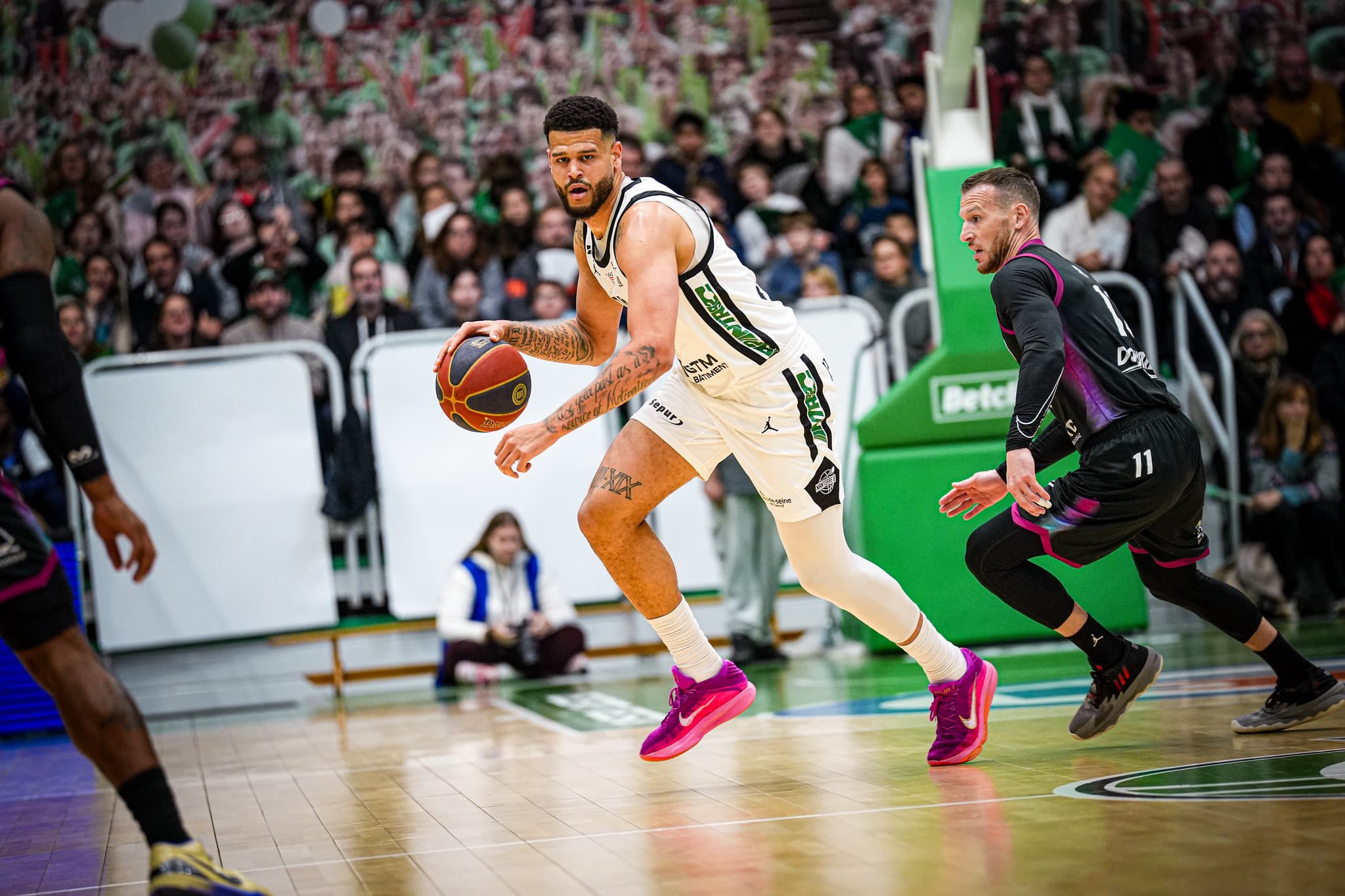 Gravelines sort de la zone rouge face à Chalon ; Nanterre confirme avant le derby francilien, Le Mans enfonce Limoges, Dijon et Bourg maîtrisent leur sujet