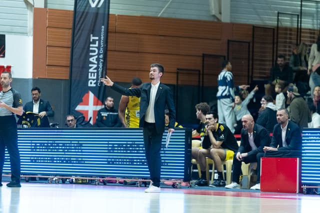 La Rochelle mise sur la continuité avec son coach adjoint Lucas Foncel