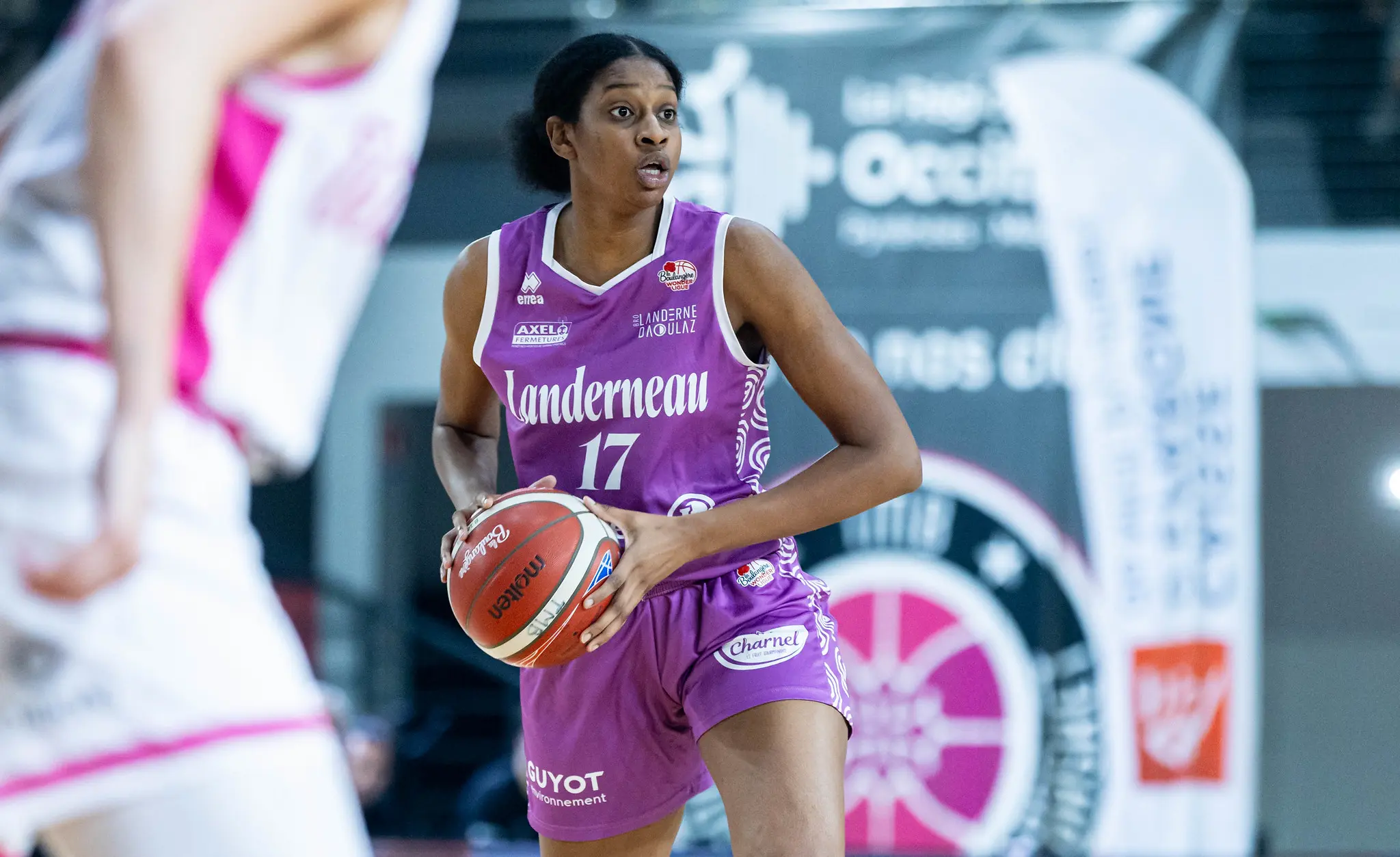 Un an après sa draft en WNBA, Adja Kane part en NCAA !