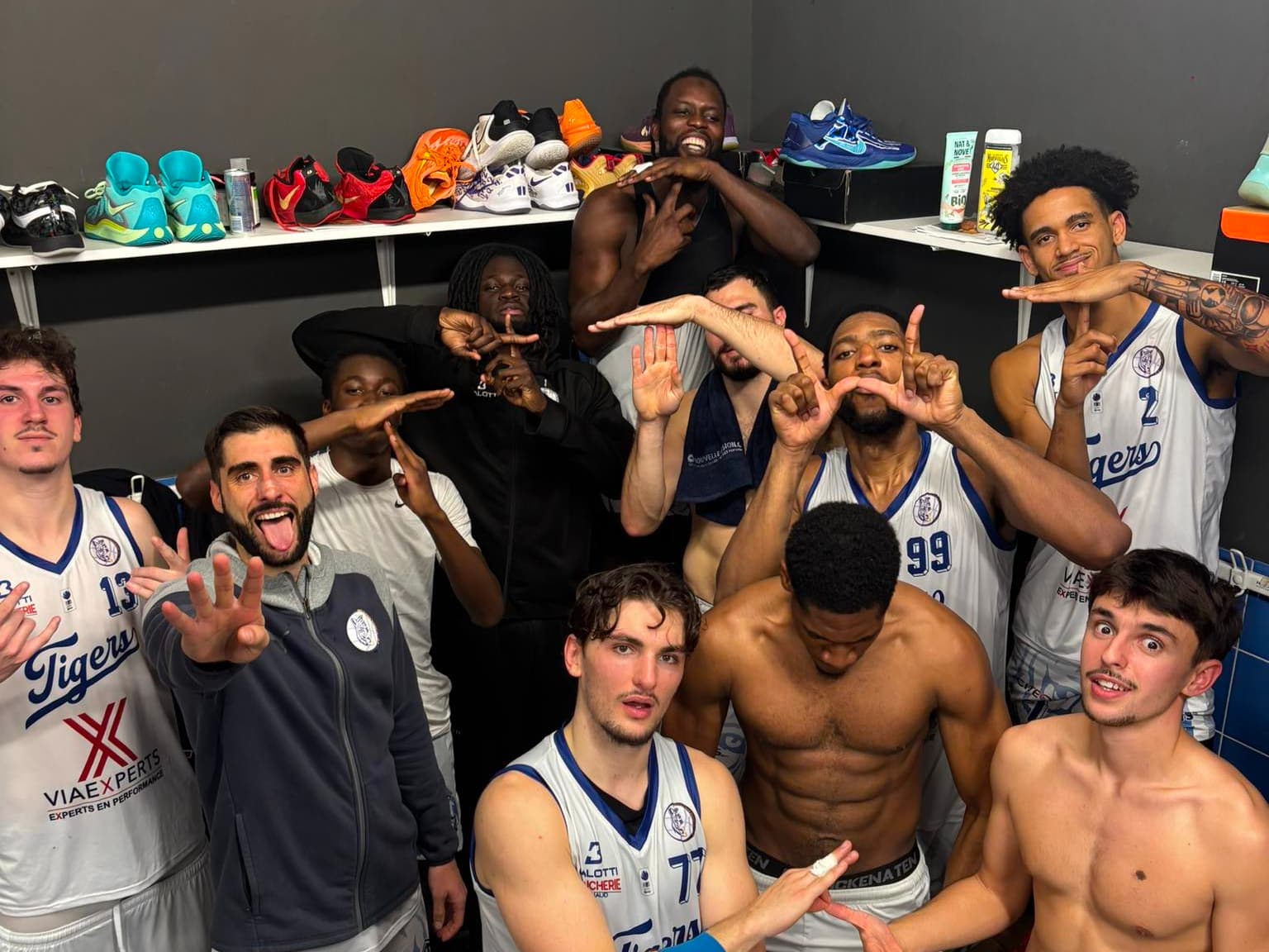 Soirée de folie pour la fête des derbys en NM1 : victoires de prestige pour le Pays Salonais et Val de Seine, Tours et Lorient grignotent