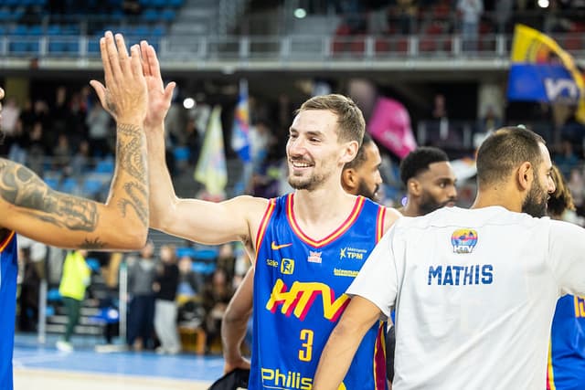 Derrière le duo Roberson/Knezevic, Hyères-Toulon se relance face à l’Élan Béarnais