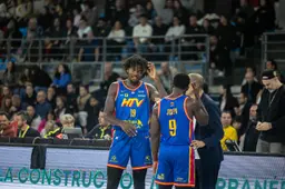 Cette saison, Elwin Ndjock tourne à 13,8 points, 3,8 rebonds et 1,3 passes avec le HTV. Crédit photo : Sébastien Grasset