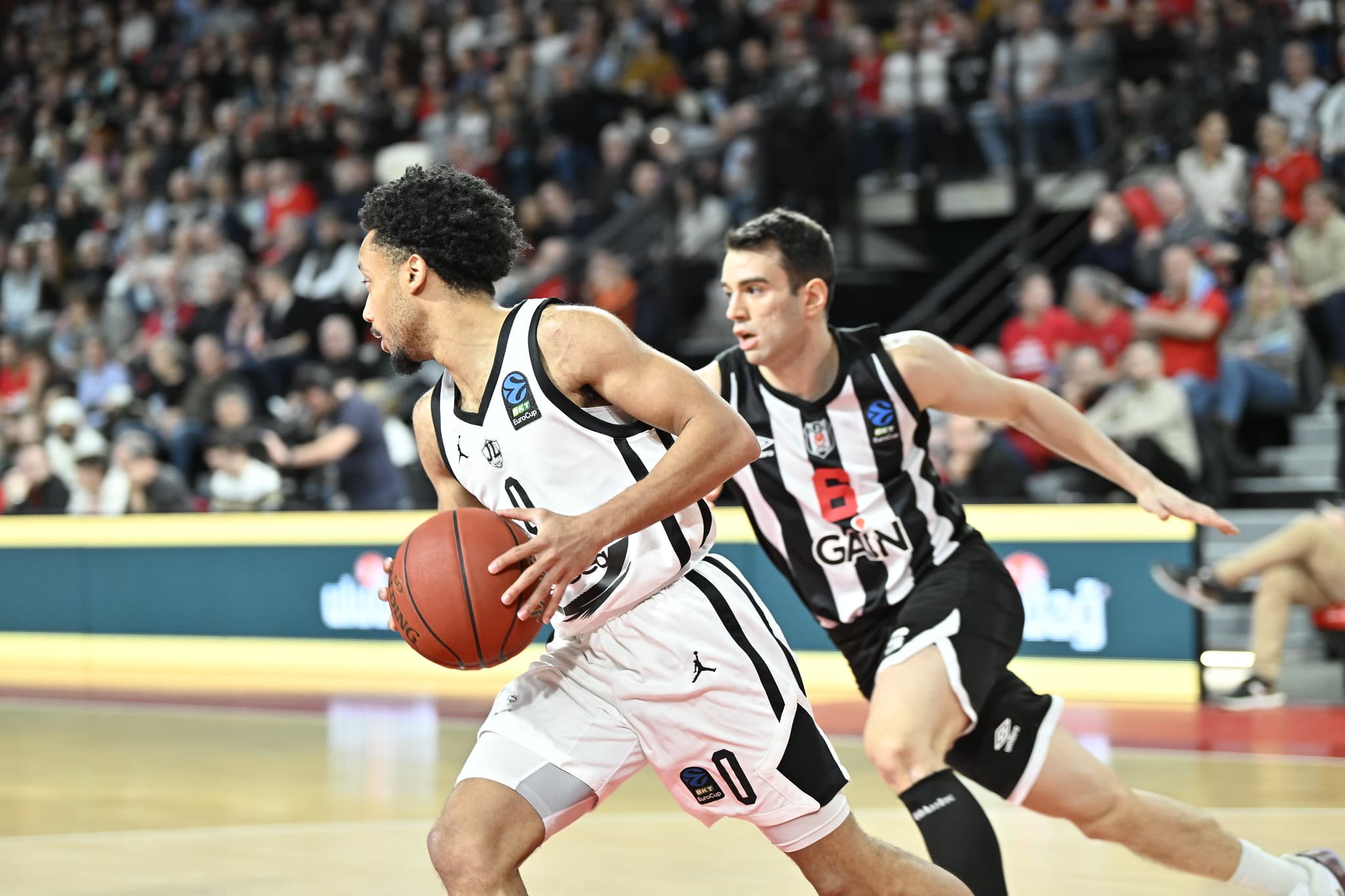 « Si on refait des performances comme ça, il est possible qu’on reste premiers » : la JL Bourg tombe les armes à la main face au Besiktas