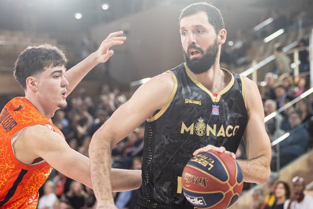 Sur la pente descendante à Monaco, l’ancien MVP Nikola Mirotic garde la cote en EuroLeague