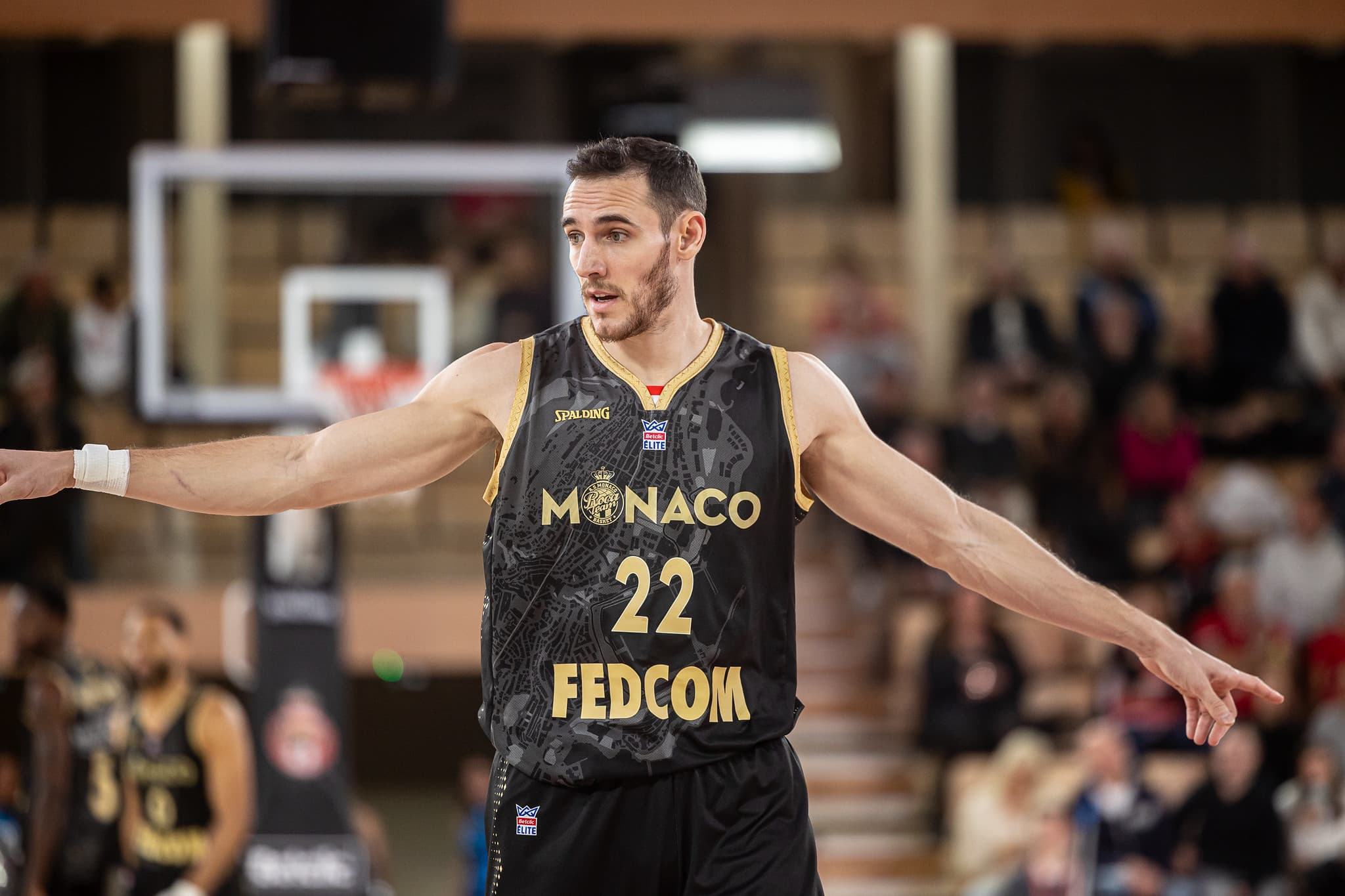 Toujours pas de retour prévu pour Daniel Theis et Terry Tarpey à Monaco