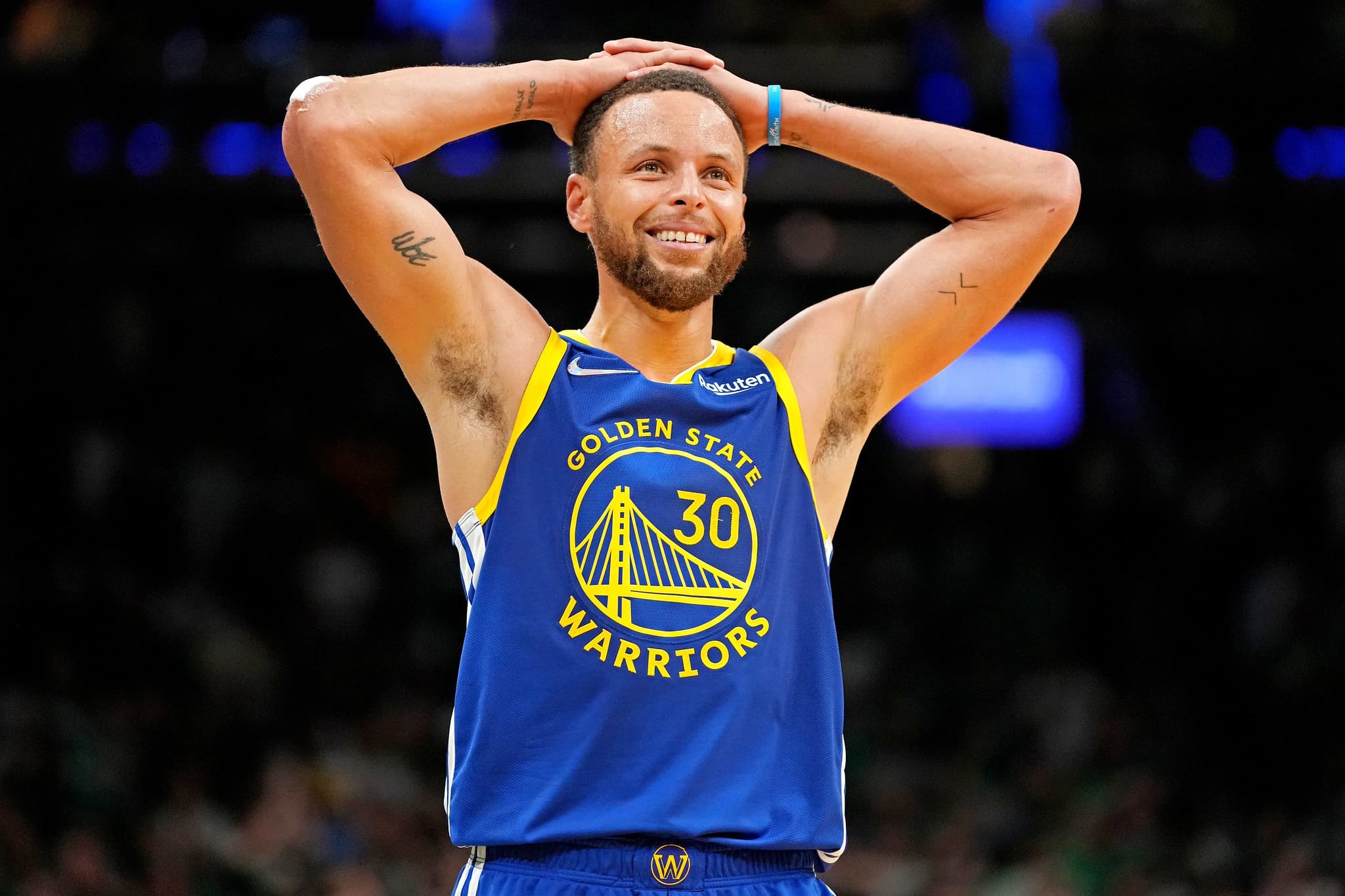 Nouveau record pour Stephen Curry : son maillot des Finales NBA 2022 vendu pour 2,45 millions de dollars !