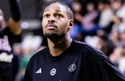 Joël Ayayi figure toujours dans l'effectif du Paris Basketball