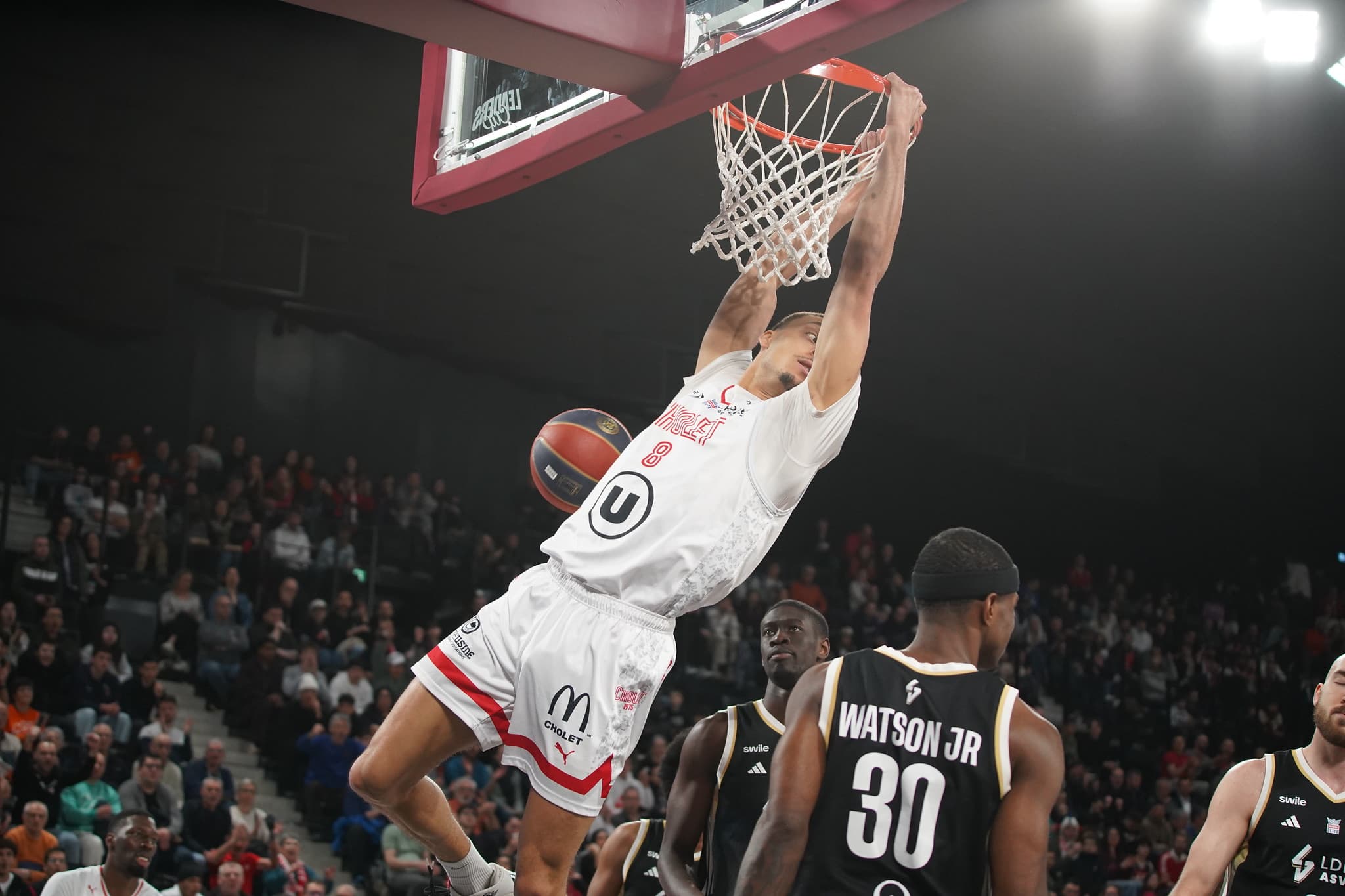Renversant, Cholet Basket fait encore tomber l’ASVEL au match 3 et rejoint Paris en demi-finale !