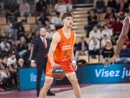 En Betclic ELITE, Soren Bracq compile 6,0 points à 41,3% aux tirs, 2,3 rebonds et 1,9 passe décisive en 17 minutes. Crédit photo : Sebastien Grasset.