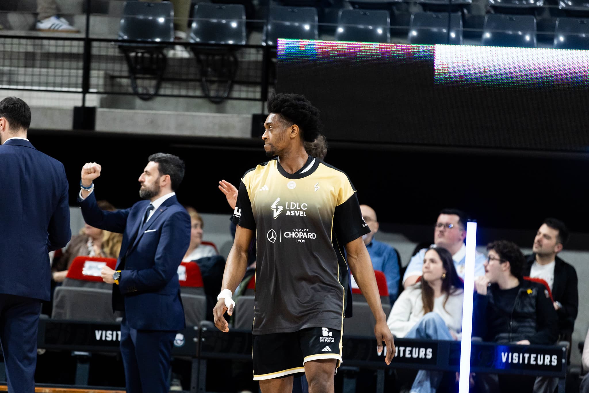 Paul Eboua se révèle à l’ASVEL, mais Milan attend son retour