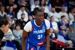 « Je sais qu’il y a un spot à l’intérieur à prendre » : Aminata Gueye, un rôle à saisir pour la Coupe du monde