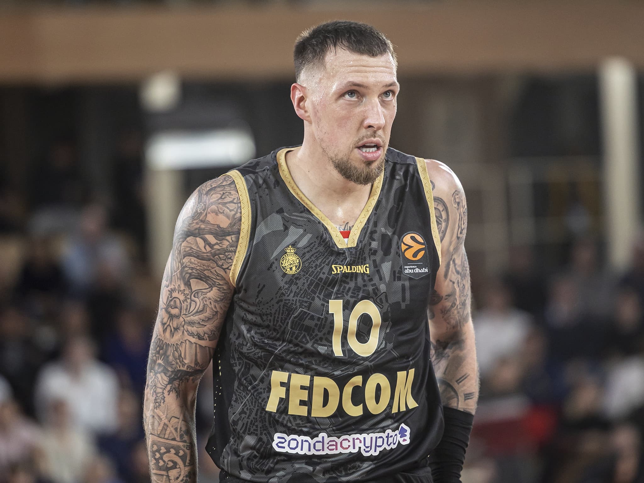 Daniel Theis de retour à Monaco avant le choc décisif contre le Barça