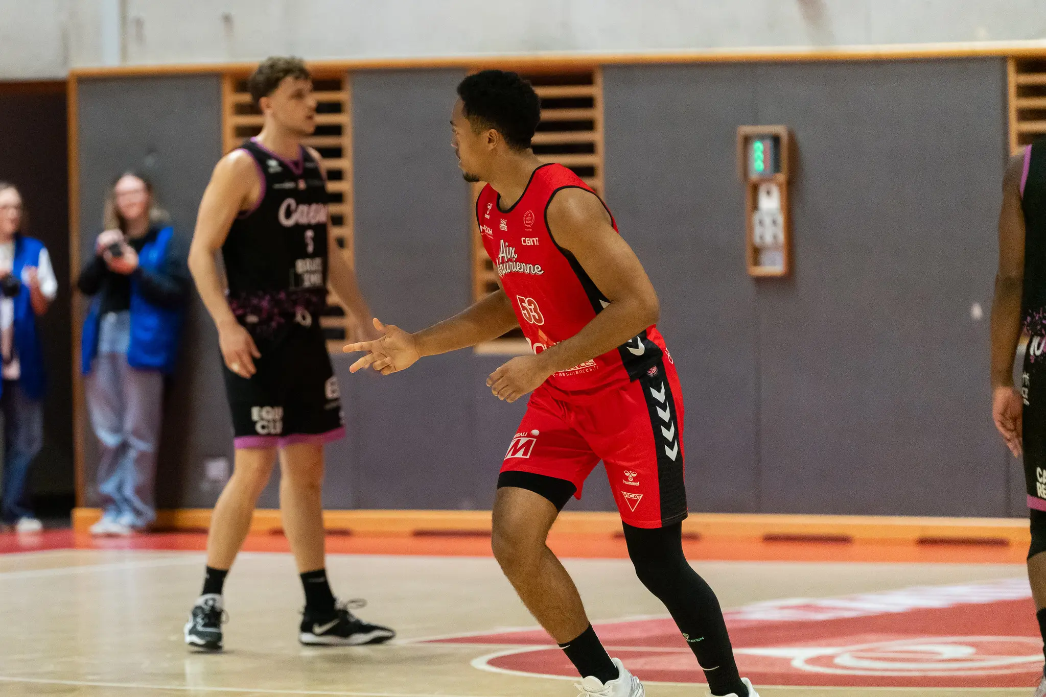 Loïs Grasshoff toujours absent, Xavier DuSell prolonge sa pige à Aix-Maurienne