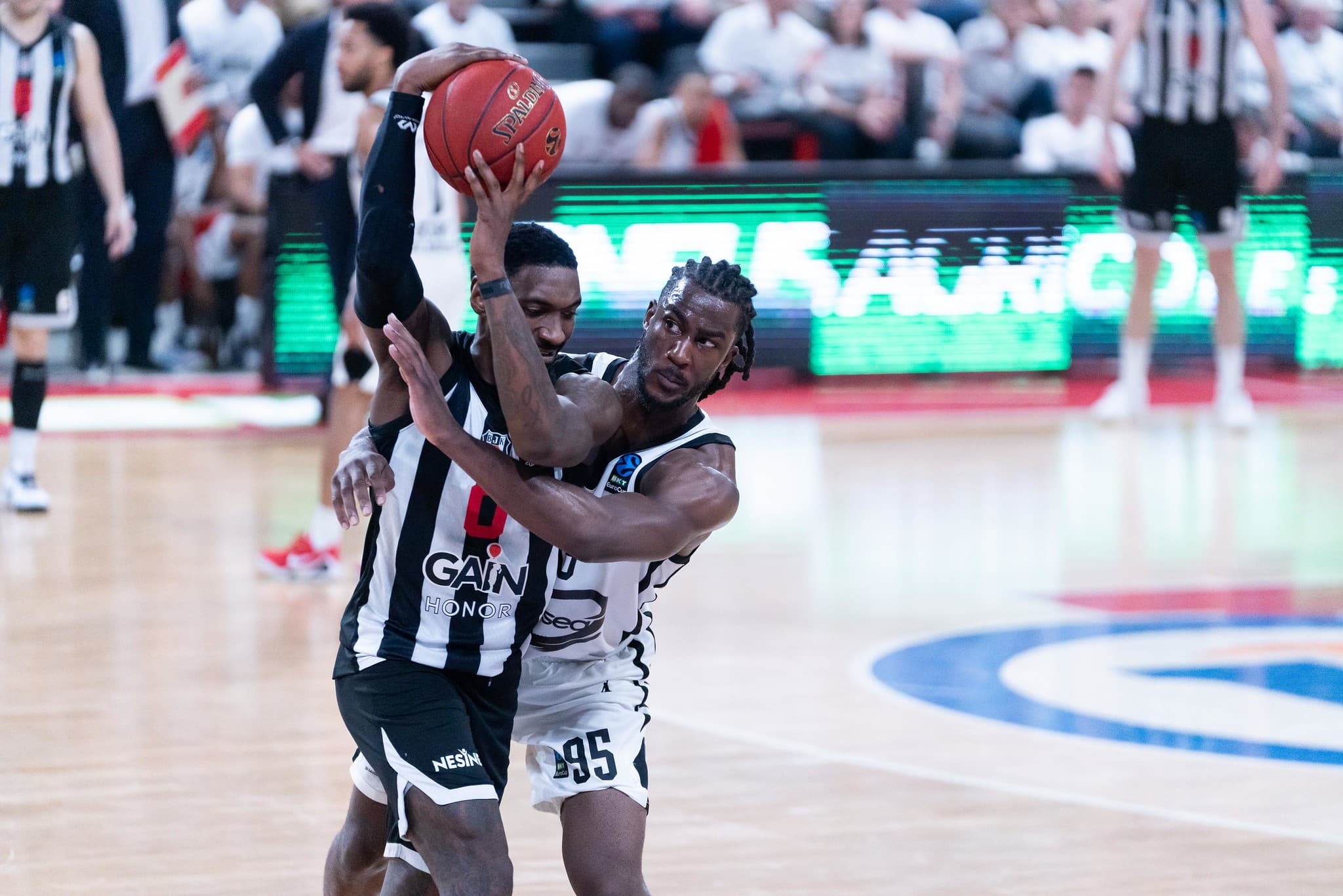 Décryptage tactique : comment la JL Bourg a dominé le Besiktas Istanbul en finale de l’EuroCup ?
