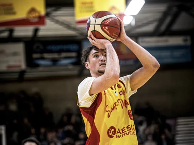 La Rochelle officialise l’arrivée de son nouveau meneur de jeu