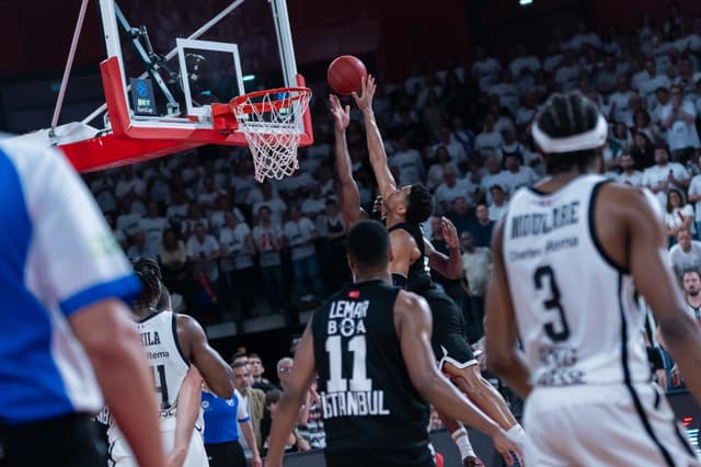Adam Mokoka pourrait-il finalement rester en EuroCup ?