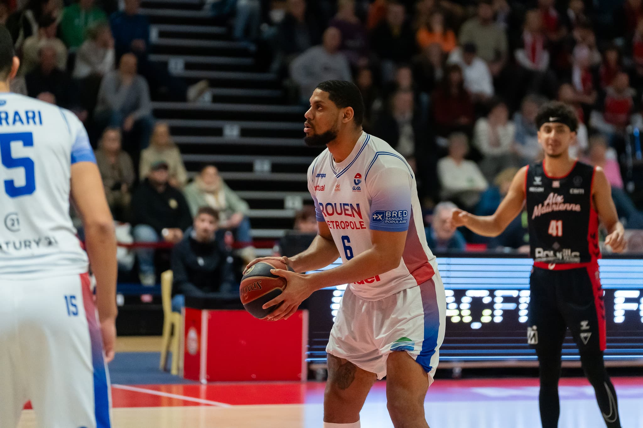Un premier joueur étranger est arrivé à Monaco, malgré la situation du club