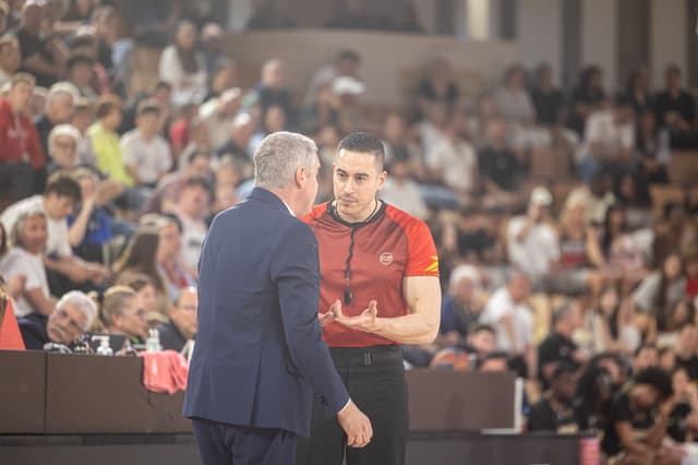 Mehdi Difallah et Ahmed Ait Bari élus meilleurs arbitres de la saison LNB