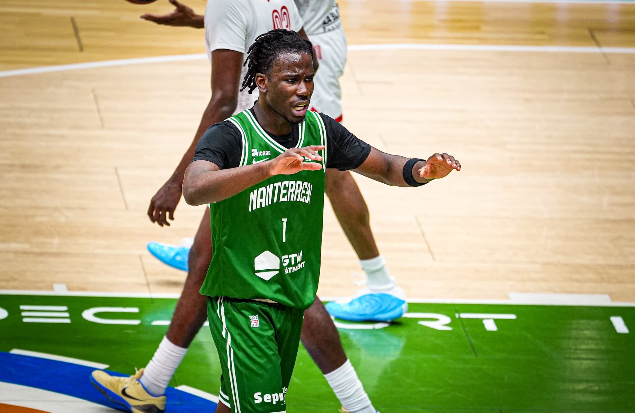 Inconstant, Nanterre s'offre l'Elan Béarnais grâce au duo Hugo Yimga-Moukouri - Xavier Castañeda