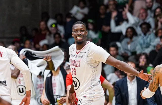 Plus de peur que de mal pour Mohamed Diarra, évacué sur civière : l'intérieur déjà de retour à l'entraînement