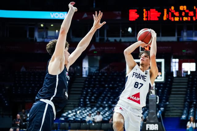 Yaël Masdieu-Reynaert honoré dans le meilleur cinq majeur de NextGen EuroLeague