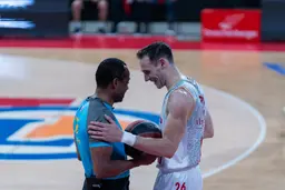 Si Terry Tarpey et Joseph Bissang ont le sourire, la relation entre les arbitres et les joueurs de l'AS Monaco n'est pas toujours facile