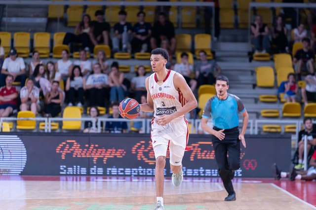 Oscar Wembanyama se confie sur son parcours dans le basket : « Les gens vous reconnaissent sans que vous n’ayez rien fait »