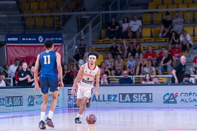 Finaliste du Trophée du Futur, Logan Bourgeois lance sa carrière pro en NM1