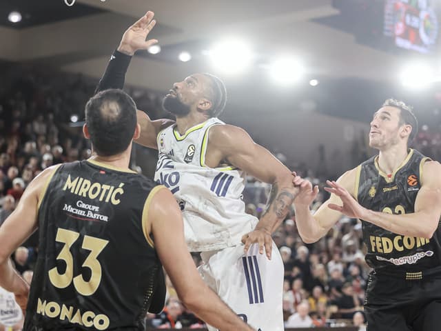 Désormais coaché par Vassilis Spanoulis, le nouveau géant de l’Aris Salonique annonce trois recrues de renom