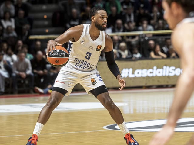 Une ancienne vedette de Monaco prolonge à l’Anadolu Efes