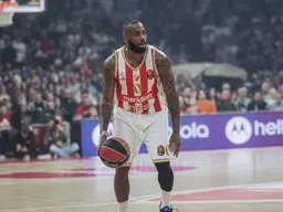 Ancien joueur de la JL Bourg ici sous les couleurs de l'Etoile Rouge de Belgrade, Codi Miller-McIntyre rejoint un autre club rouge et blanc : l'Olympiakos BC