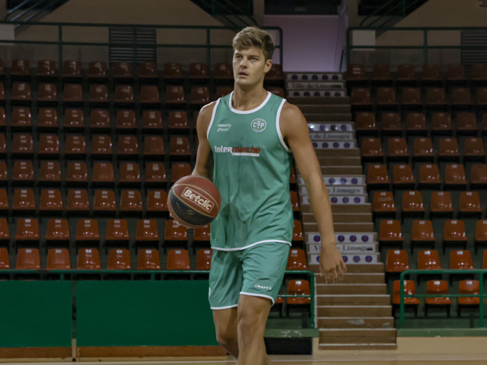 Ancien partenaire d’entraînement à Limoges, international américain, champion avec Ousmane Dieng : qui est la nouvelle recrue de l’Élan Chalon ?