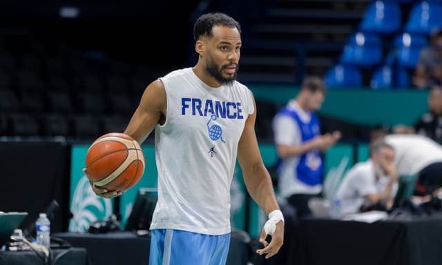 Elie Okobo raconte la saison folle de Monaco : les impayés, la menace de grève et le retour improbable de Mike James