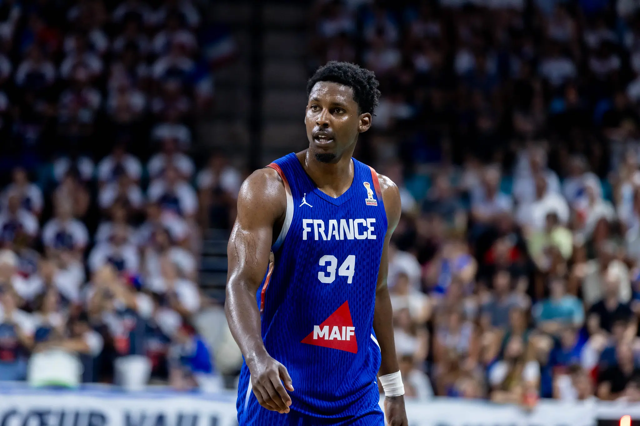 La France prend sa revanche face à la Serbie sur un buzzer… en contre-attaque de Jaylen Hoard