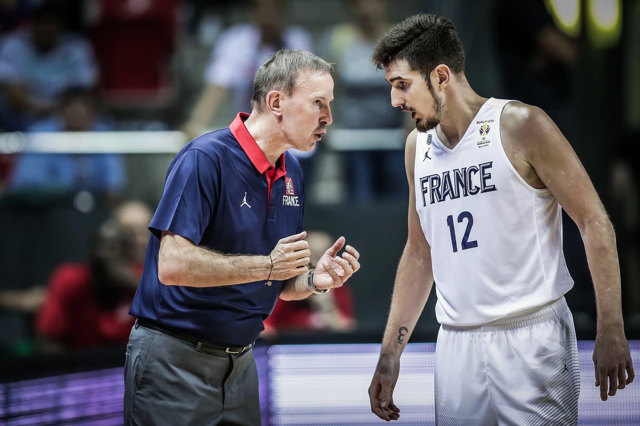 « Si tu n’as pas appris à me connaître après 15 ans… » : Nando De Colo revient sur sa relation « très compliquée » avec Vincent Collet