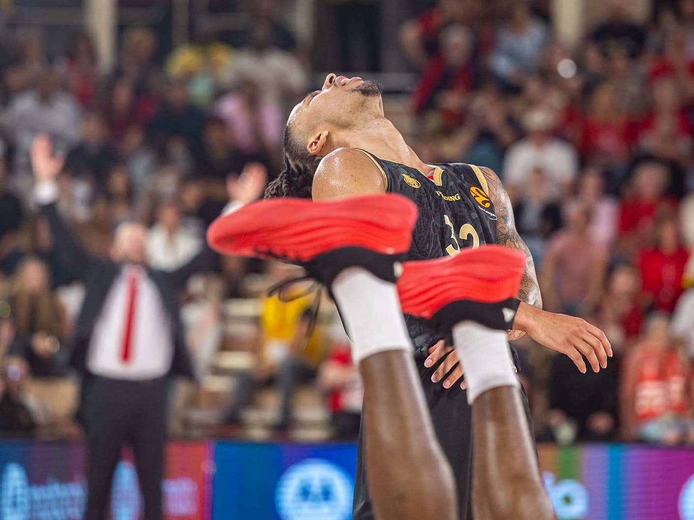 Jamal Mashburn fait (encore) volte-face, l’AS Monaco à la dérive : le plan Ronaldinho en ultime espoir pour sauver le club ?