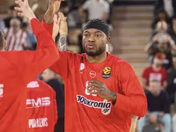 Tyrique Jones, intérieur de l'Olympiakos, revient sur sa bagarre avec Kendrick Nunn