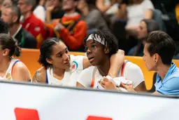 Ce que Gabby Williams a dit à Dominique Malonga sur le banc pour la relancer