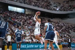 Canon en seconde mi-temps, le Paris Basketball remporte la SuperCoupe 2026 face à la Chorale de Roanne