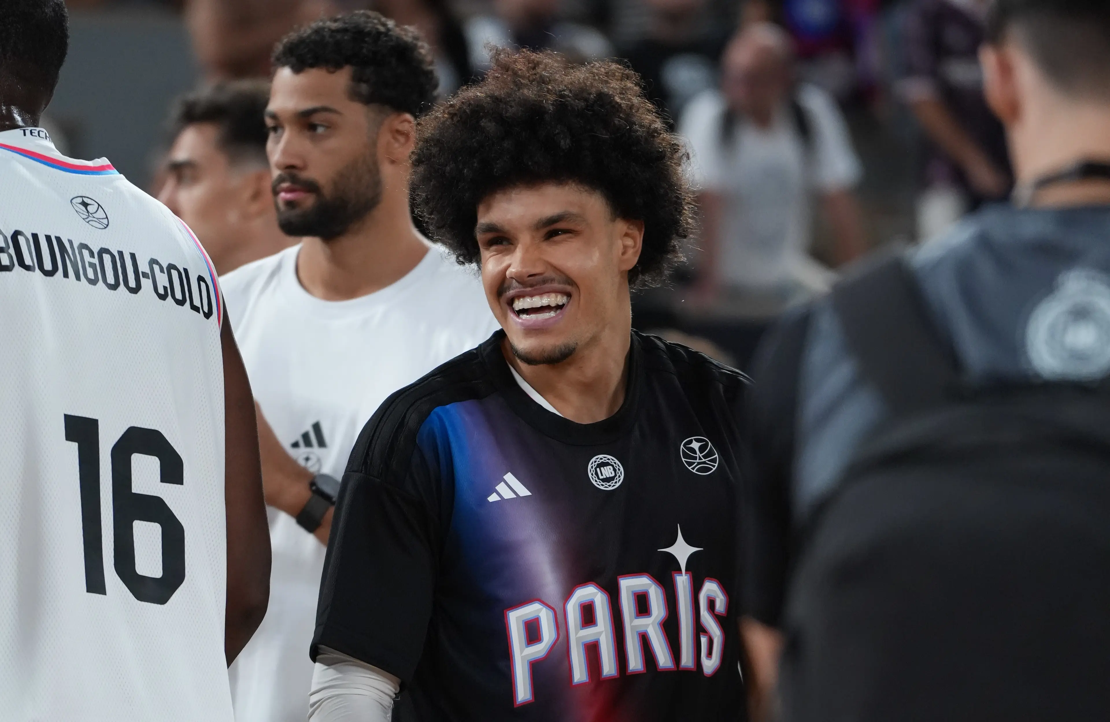 "Un malade ce mec" : Nadir Hifi choque Victor Wembanyama après son tir au buzzer face au Mans