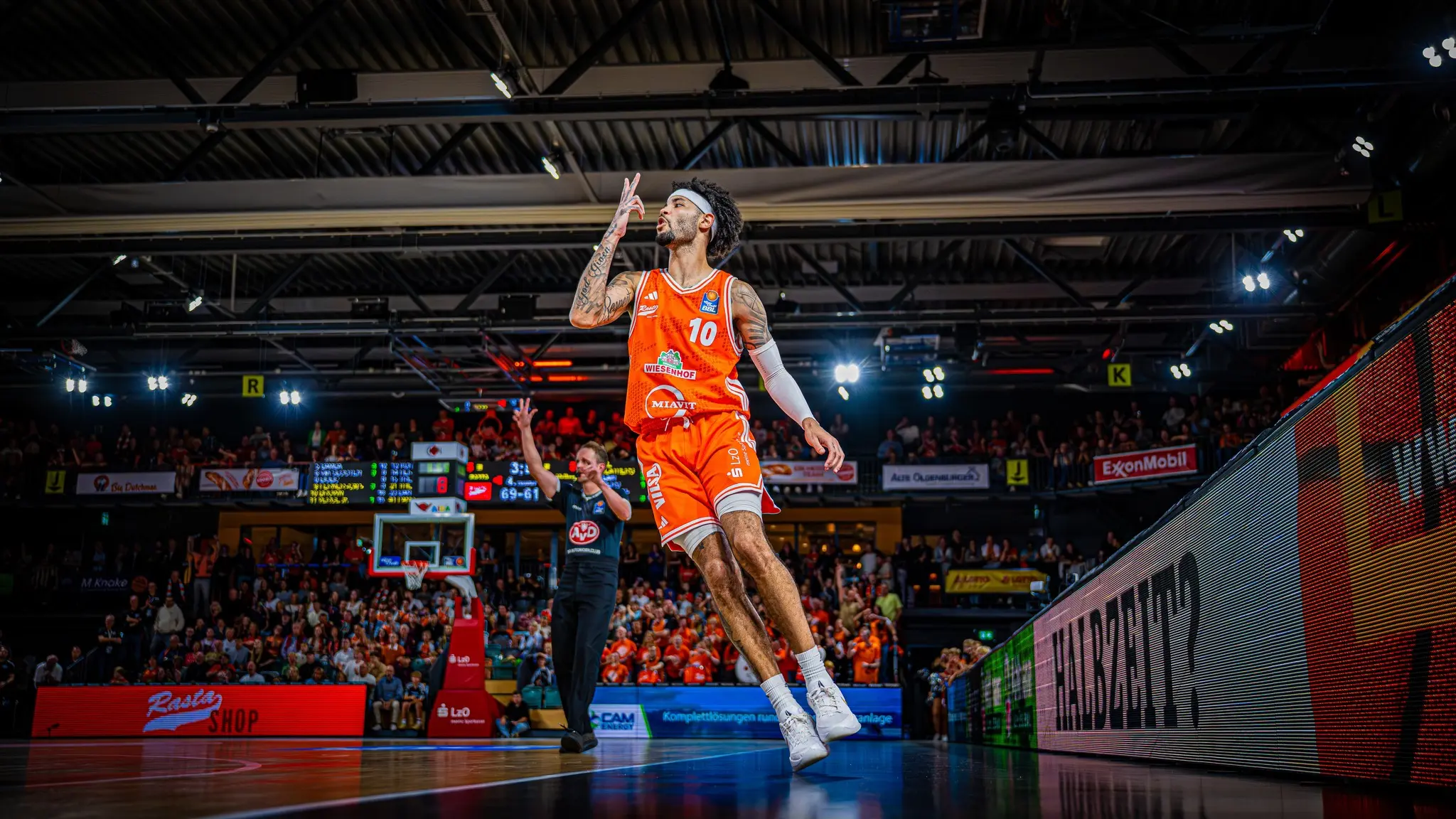 Tevin Brown écœure Hambourg : une performance lunaire face au club de Zacharie Perrin