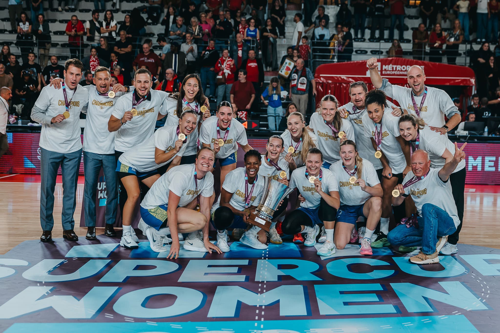 Avec son trio français, et une Astier étincelante, Prague s’adjuge la Supercoupe d’Europe à Villeneuve-d’Ascq