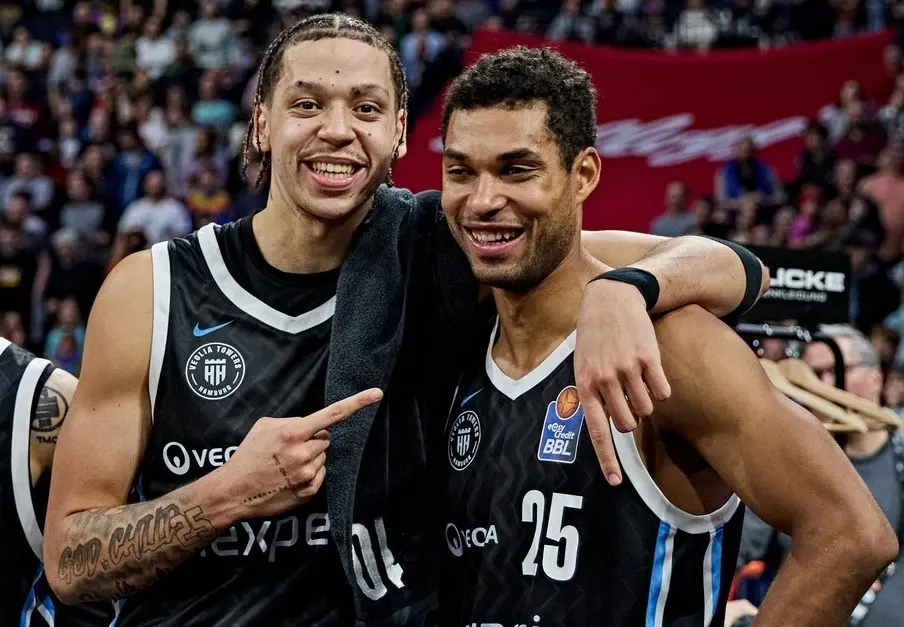 Après 238 jours sans succès, Hambourg brise enfin la malédiction avec un Zacharie Perrin déterminant !