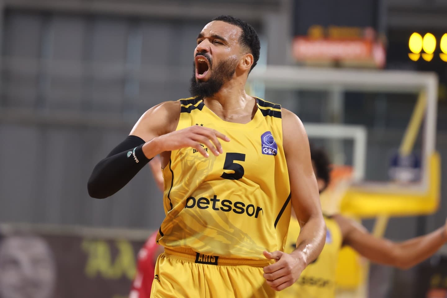 Amine Noua marque les esprits face à l’Olympiakos, malgré la défaite de l’Aris