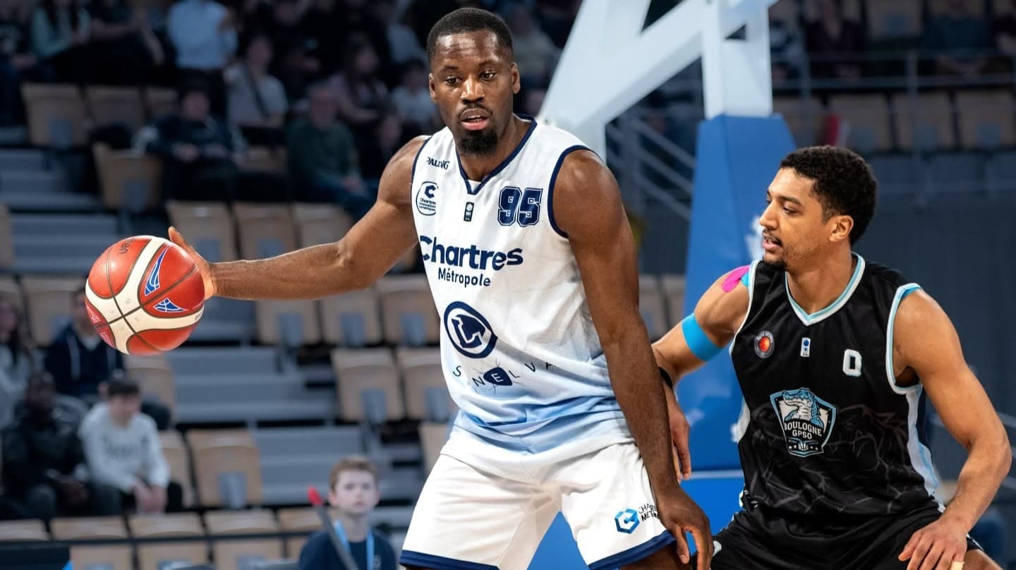 Gedeon Dimoke enfile l’armure des Knights