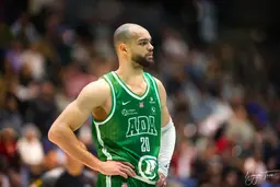 Pour sa deuxième saison avec Blois, Morency cumule 6,1 points et 6,1 rebonds. Crédit photo : Nguyen Photographies.