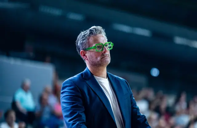 "Je me concentre sur mon travail" : Romuald Yernaux imperméable à sa mise en examen pour démarrer l'EuroLeague