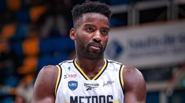 Les Metropolitans prolongent Charles Minlend Jr malgré sa grave blessure