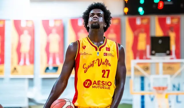 Saint-Vallier conserve son pivot Ethan Houblon en double projet