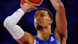 Victor Wembanyama savoure son retour en France après la victoire des Bleus contre la Serbie (91-90) et le panier décisif de Jaylen Hoard.